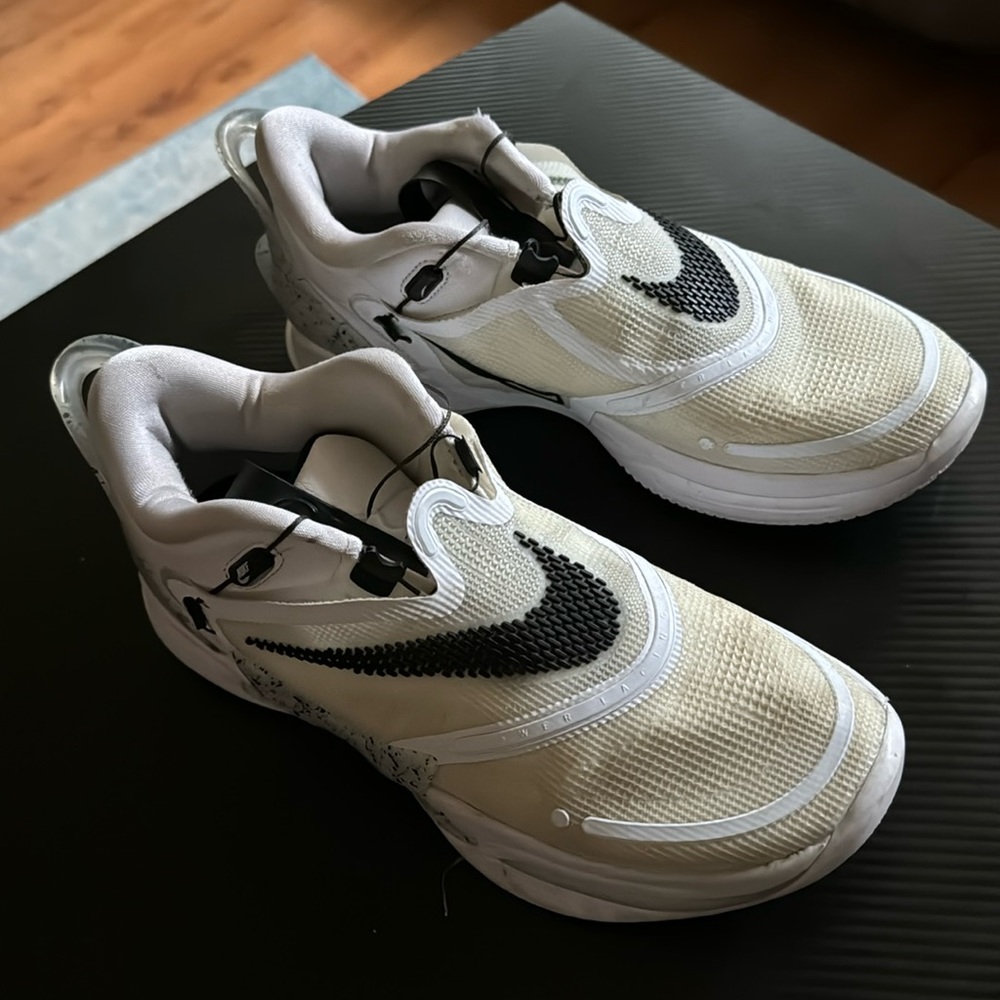 Adapt BB 2.0 white cement slightly worn
